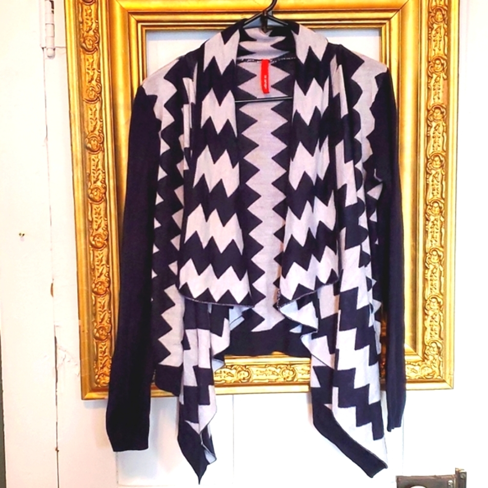 ❤HP❤ Chevron Stripe Open Front Draped Asymmetrical Cardigan  -  M/L